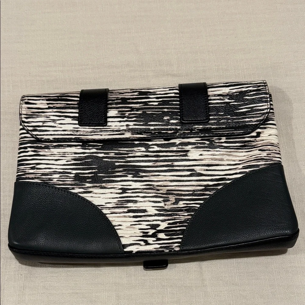 Jason Wu Black and White Patterned Clutch - Picture 3 of 10